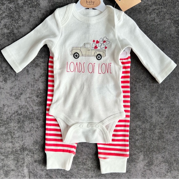 NWT Rae Dunn ‘Loads of Love’ Outfit - Picture 2 of 6